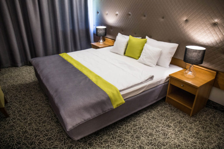 Dwór w Tomaszowicach na Nocowanie na Jurze 7 768x512