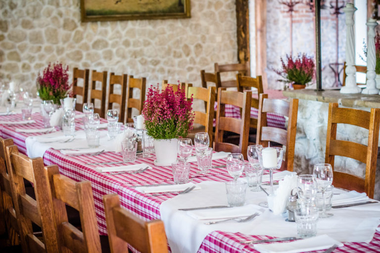 Dwór w Tomaszowicach na Nocowanie na Jurze 8 768x512