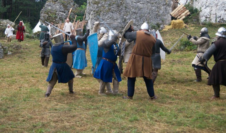 Strażnica Przewodziszowice na Nocowanie na Jurze 1 2 768x451