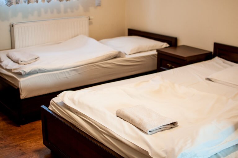 gosciniec w ratuszu na nocowanie na jurze.pl 1 768x510