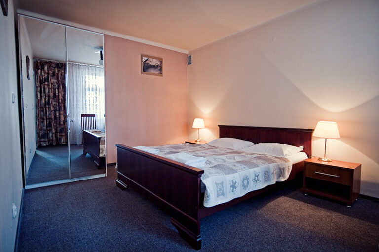 maly dworek na nocowanie na jurze.pl 1 768x511