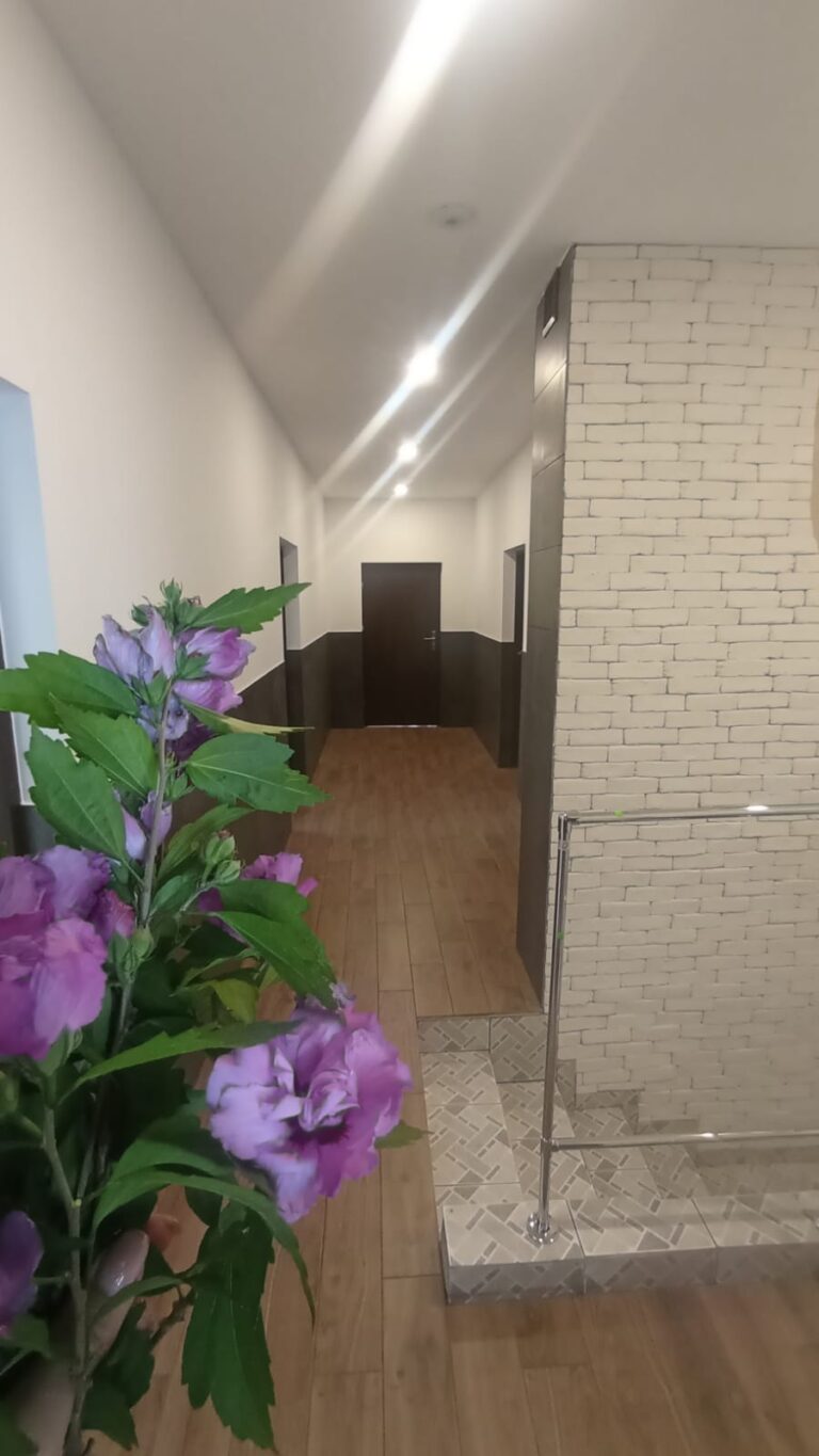 Noclegi w Dawnej Lazni Centrum Zarki 16 768x1365