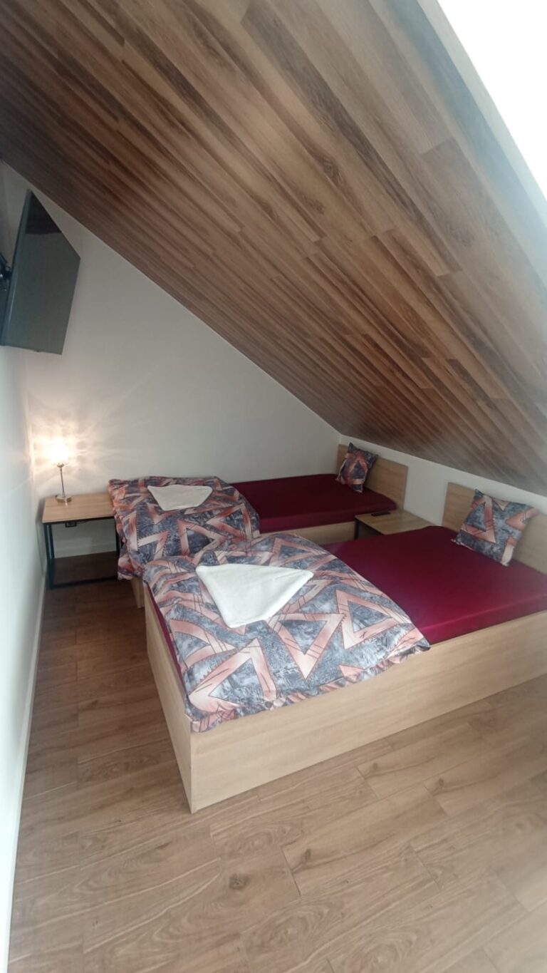 Noclegi w Dawnej Lazni Centrum Zarki 19 768x1365