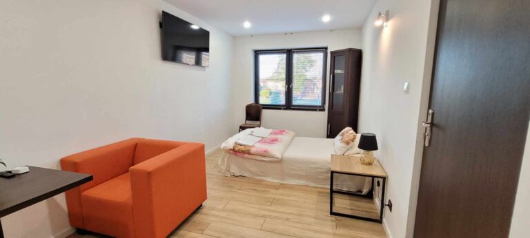 Noclegi w Dawnej Lazni Centrum Zarki 2 768x346