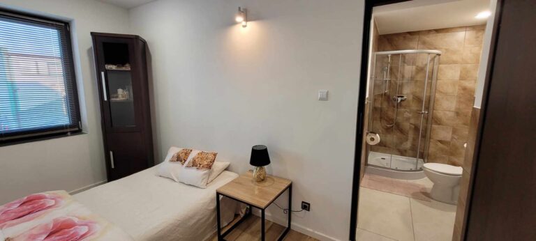 Noclegi w Dawnej Lazni Centrum Zarki 6 768x346